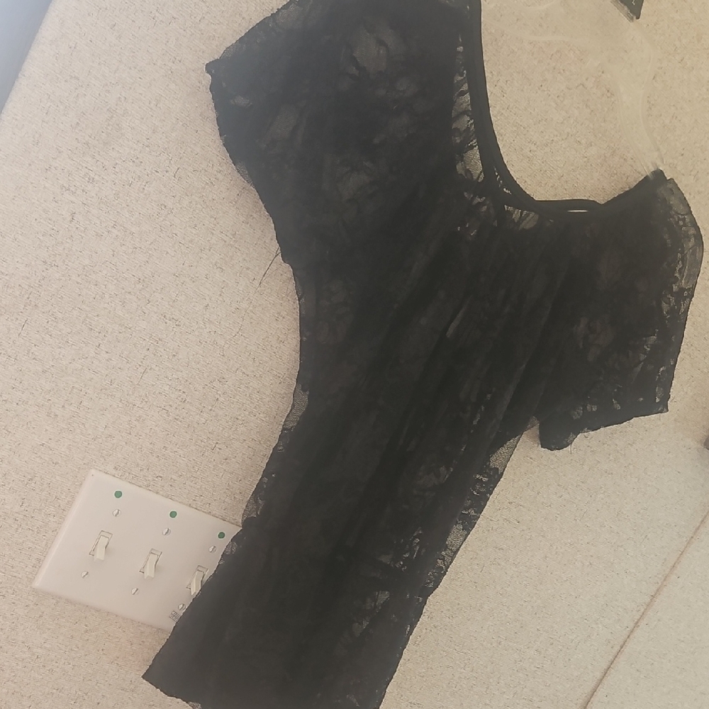 Dots Black Floral Lace Short Sleeve Top